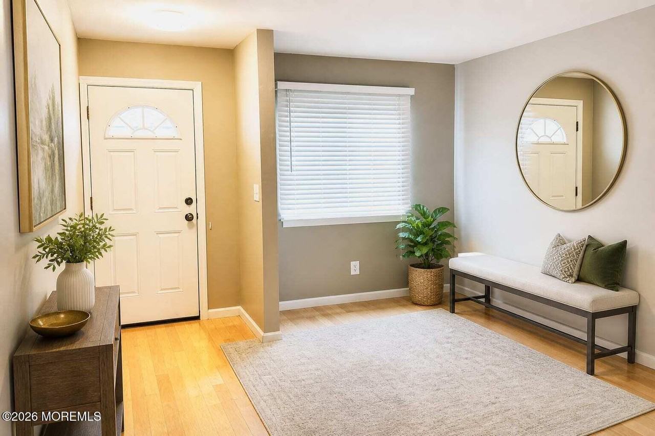 5 Inwood Ter - Photo 2 of 25
