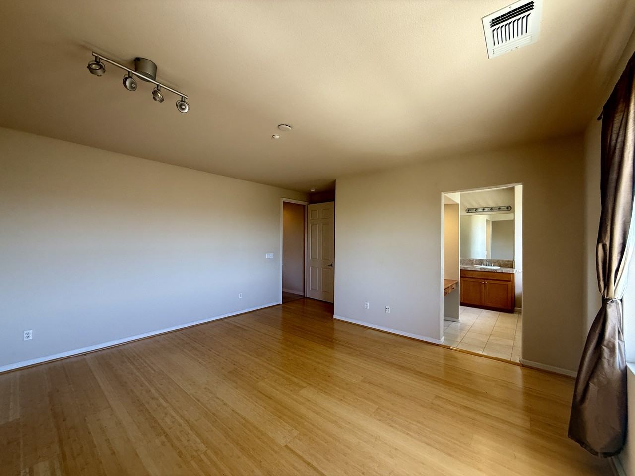 4373 Red Maple Way #MAIN - Photo 7 of 26