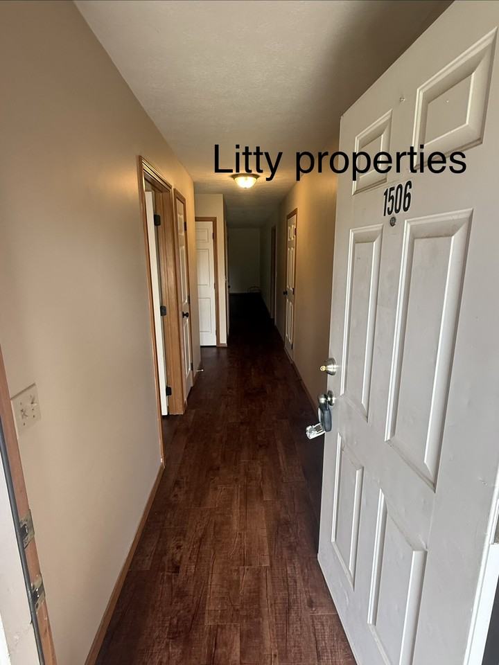 1506 Laurel Rd #1 - Photo 2 of 9