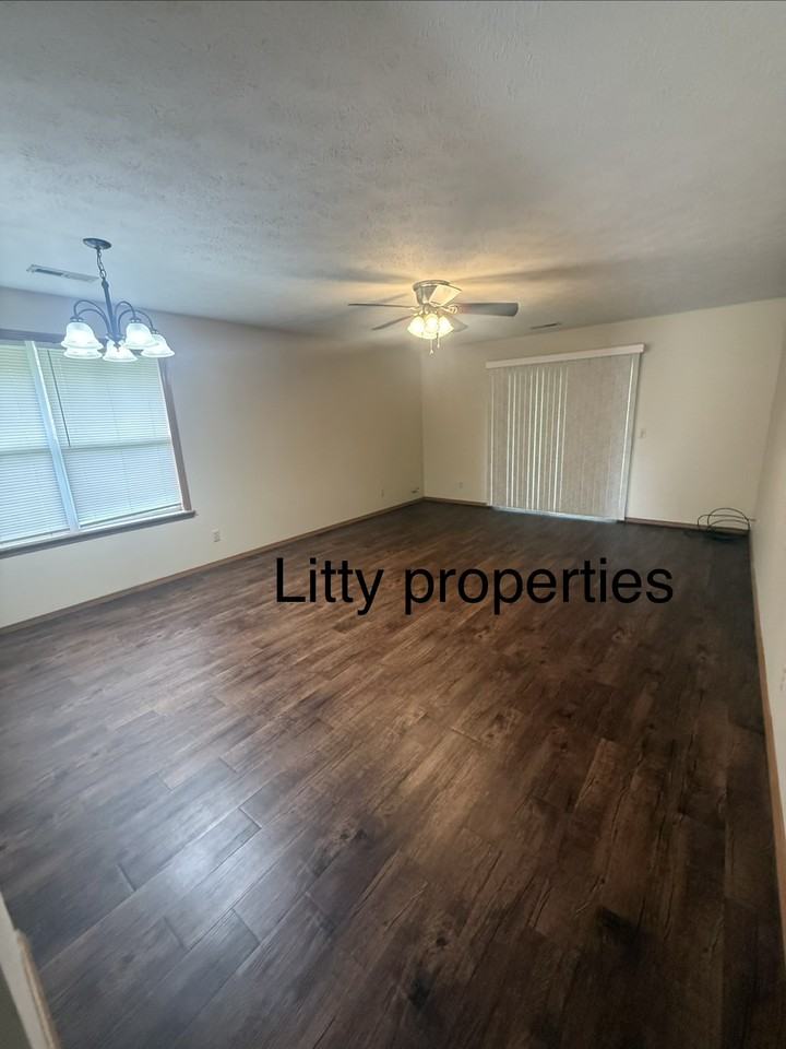 1506 Laurel Rd #1 - Photo 5 of 9