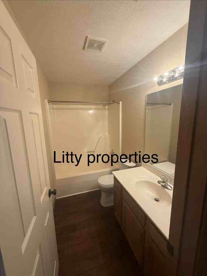 1506 Laurel Rd #1 - Photo 6 of 9