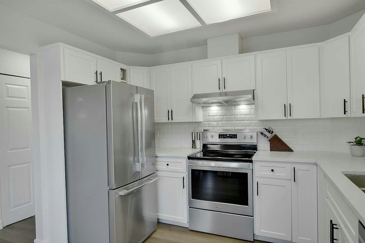 19358 Cusick Cres #1 - Photo 6 of 32