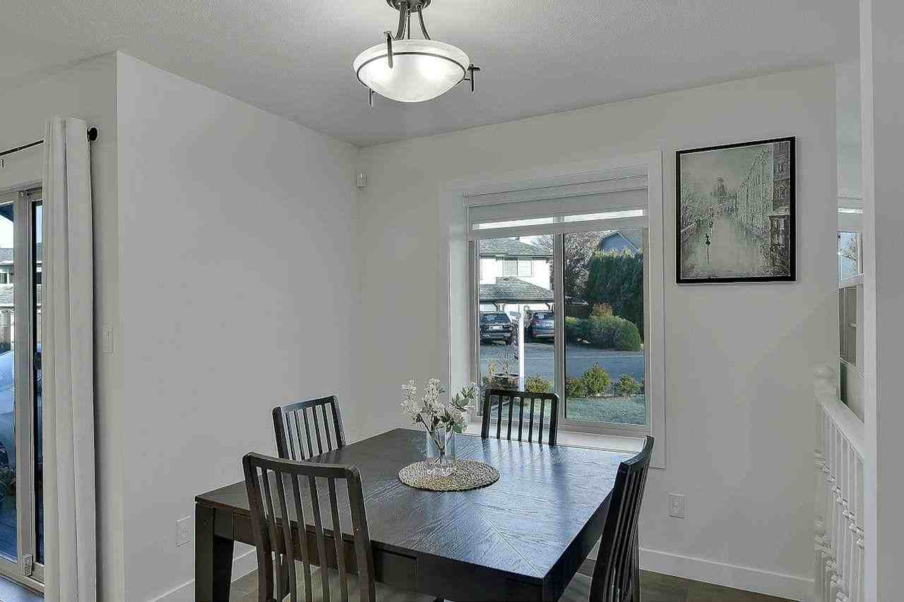 19358 Cusick Cres #1 - Photo 7 of 32