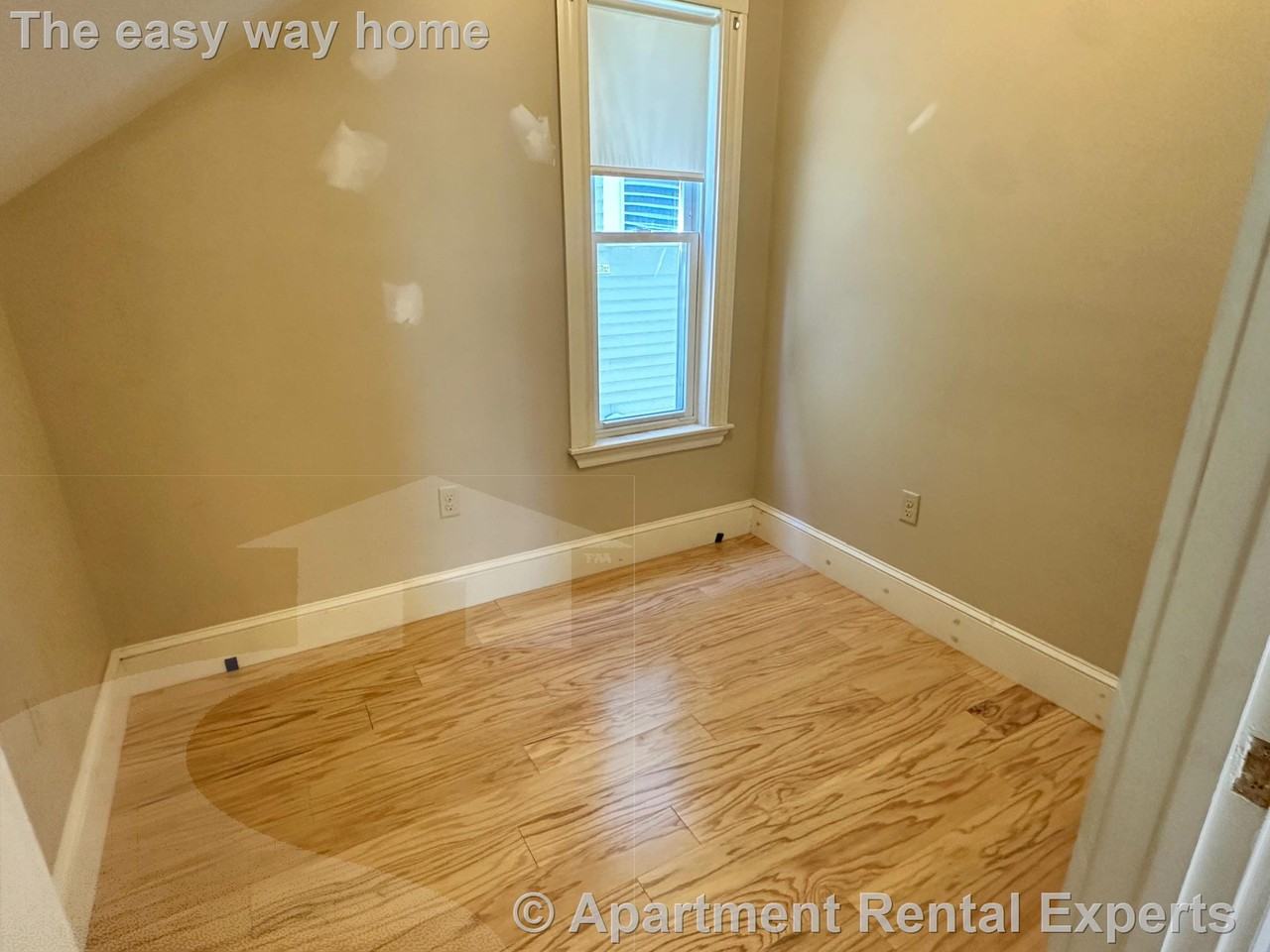602 Putnam Ave - Photo 6 of 10