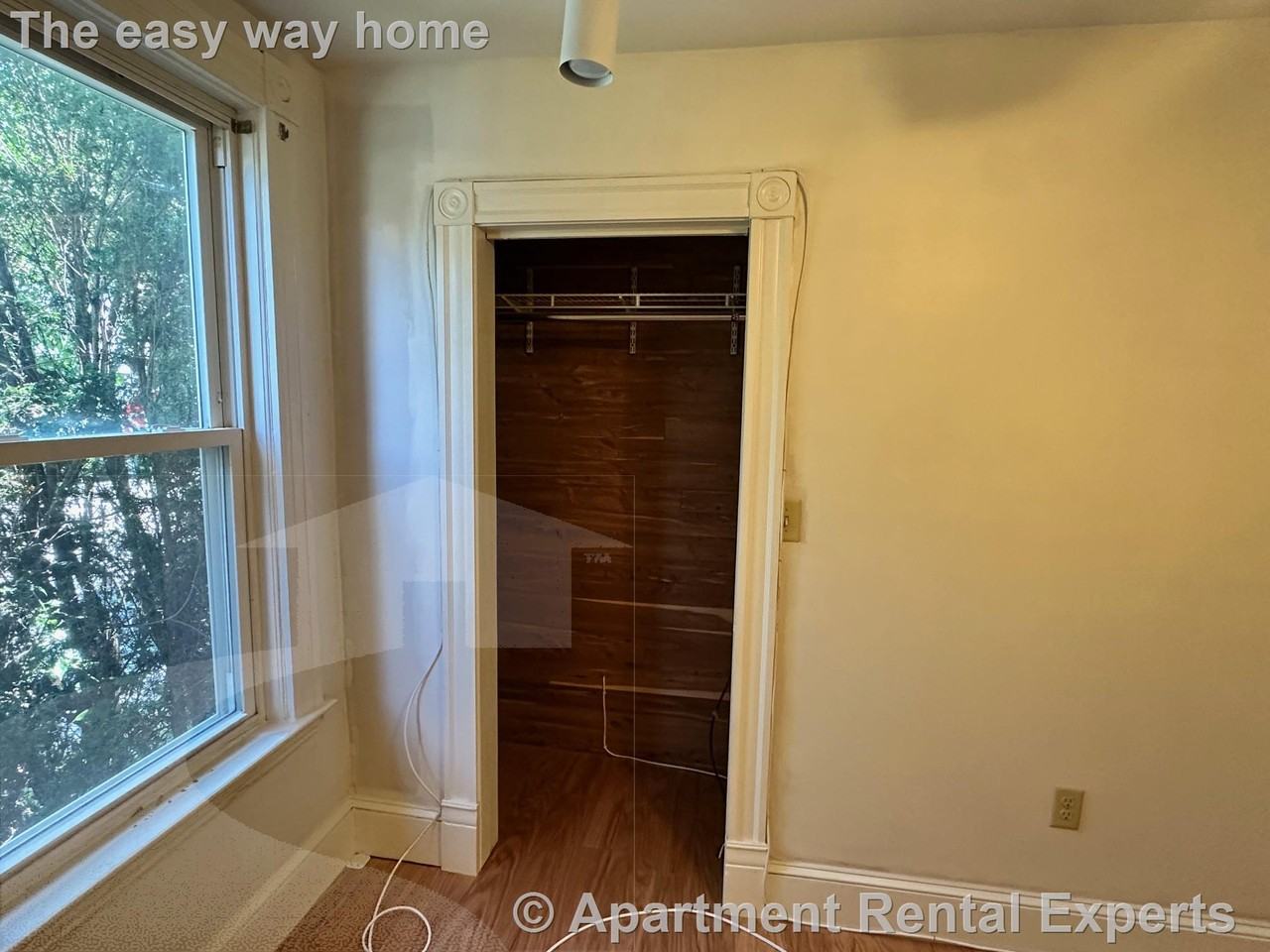 602 Putnam Ave - Photo 7 of 10