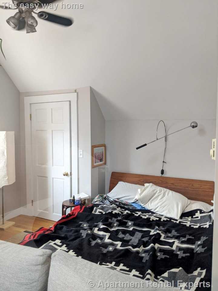 67 Hudson St #3 - Photo 3 of 22