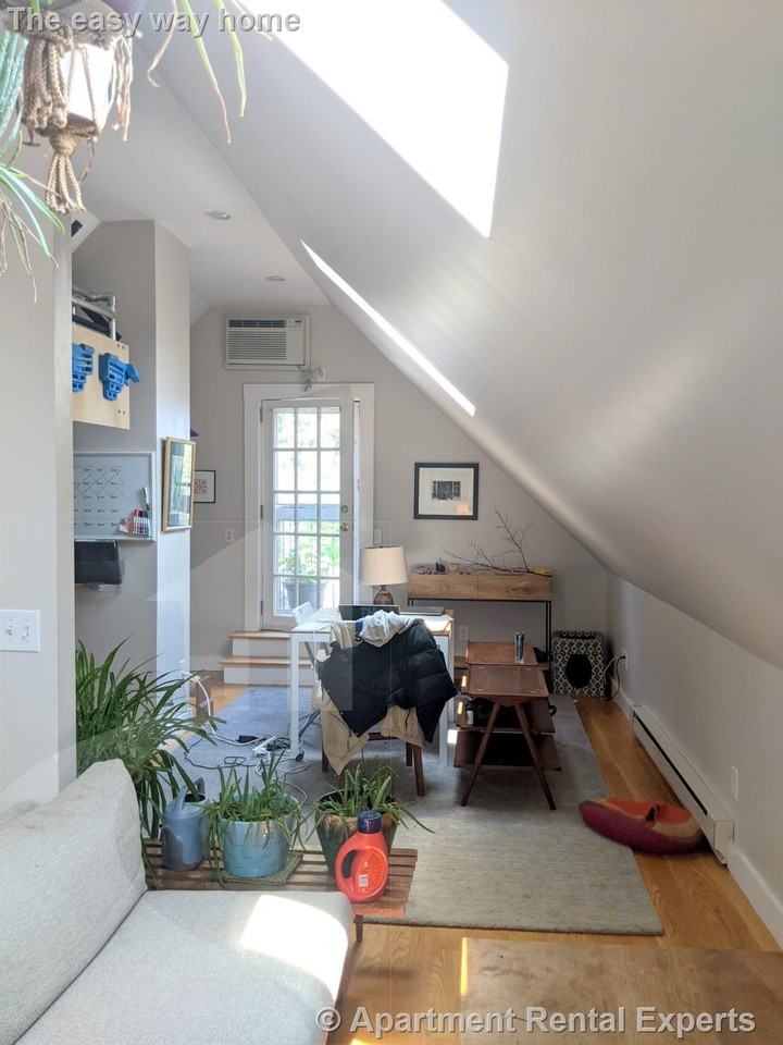 67 Hudson St #3 - Photo 5 of 22