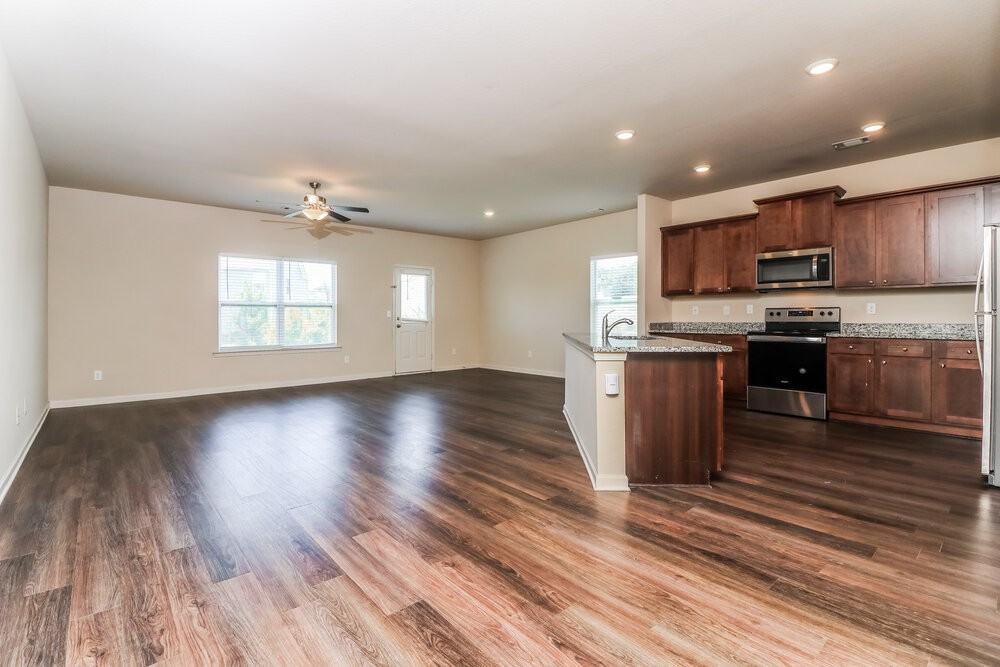 108 Innis Brook Cir - Photo 4 of 16