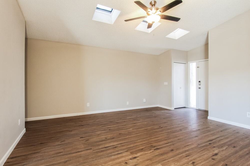11175 N 82nd Ln - Photo 5 of 16