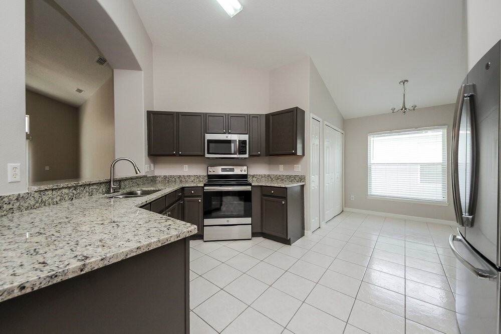 4017 Coralbrooke Grv - Photo 5 of 15