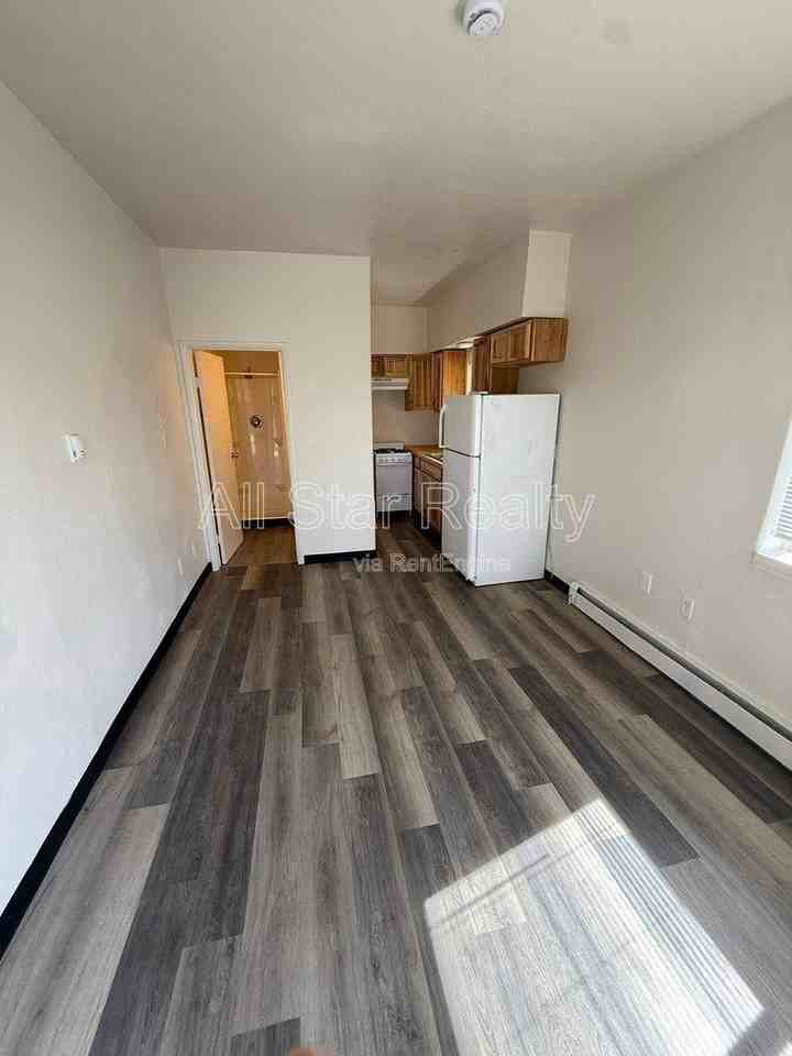 3901 Northwood Dr #8 - Photo 4 of 10