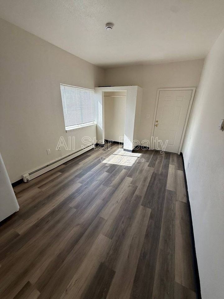 3901 Northwood Dr #8 - Photo 5 of 10