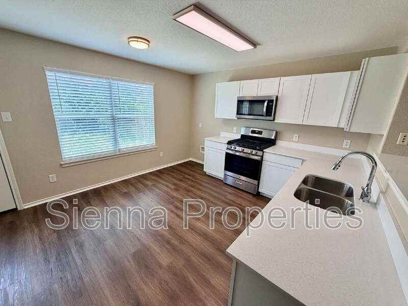 3403 Wickham Ln - Photo 4 of 28