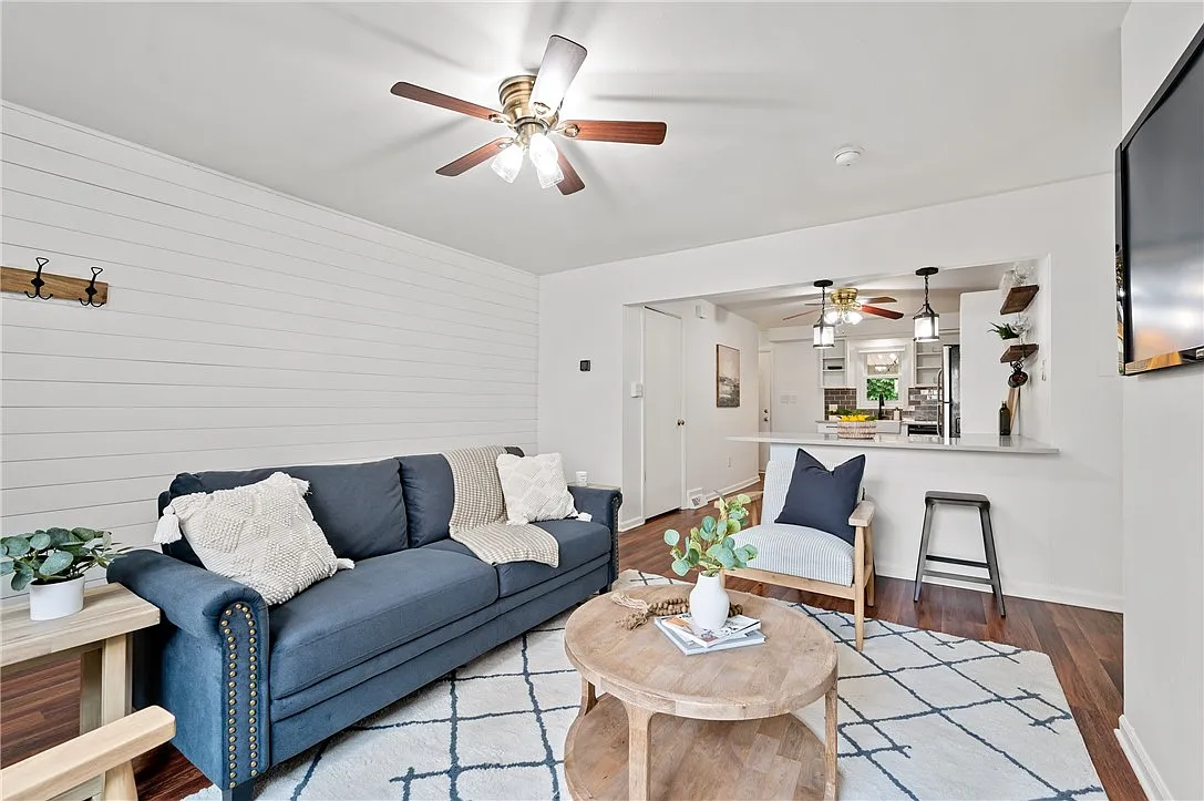 4607 Corday Way - Photo 2 of 22