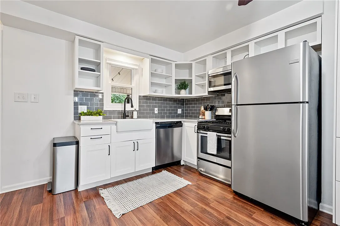 4607 Corday Way - Photo 6 of 22