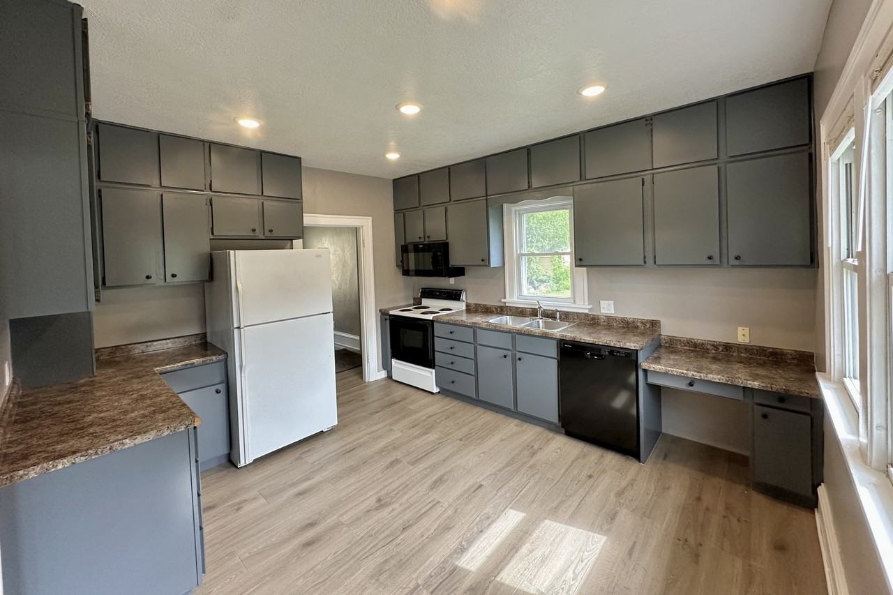 1502 Pine St #1 - Photo 4 of 15