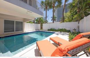 featured image of 902 Palm Ave E
