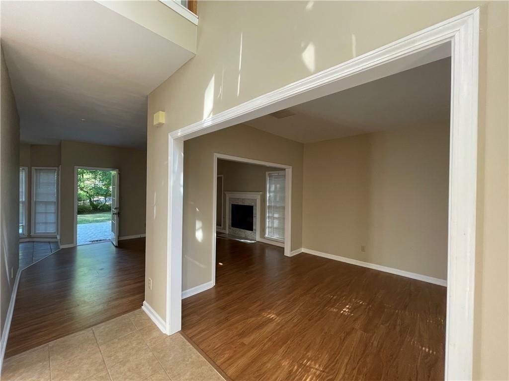 10730 Pinewalk Forest Cir - Photo 5 of 23