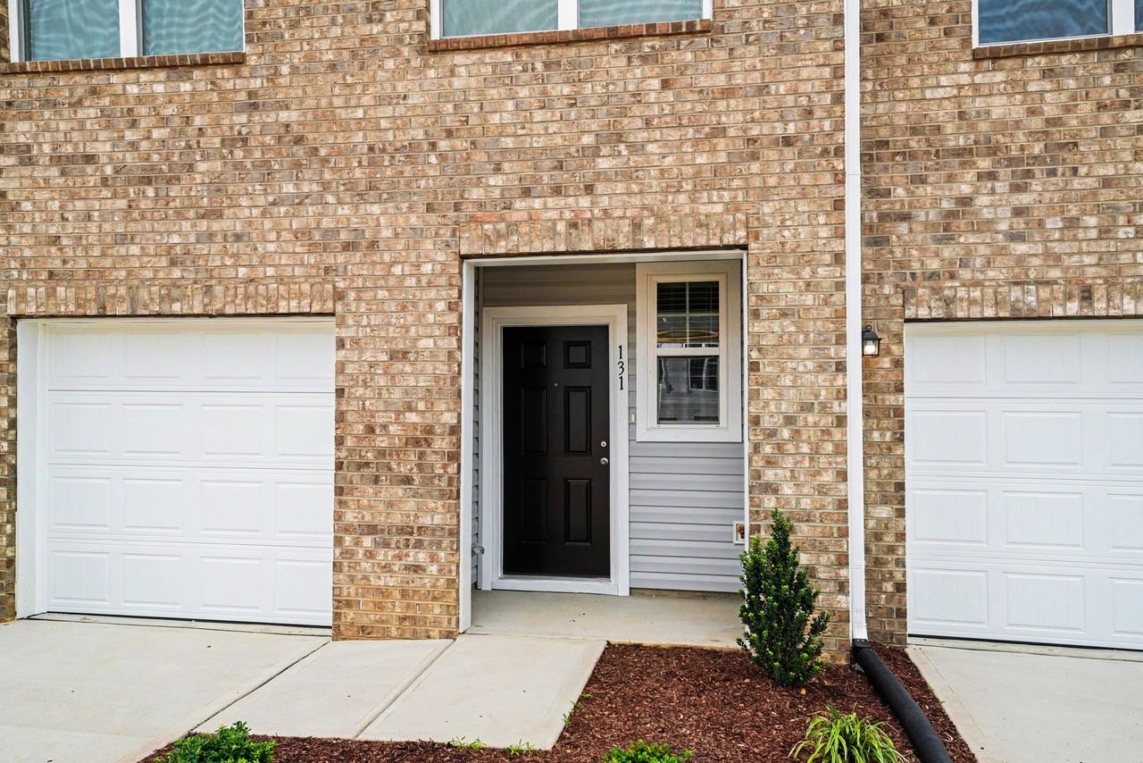 131 S Meyers Court - Photo 2 of 25