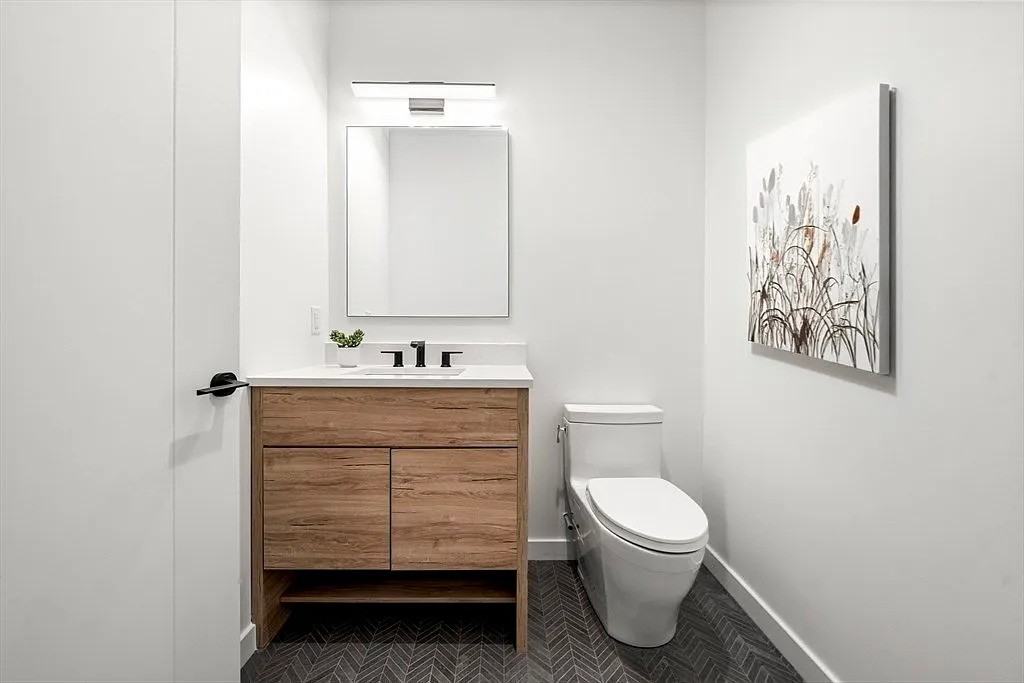 1395 Washington St - Photo 2 of 2