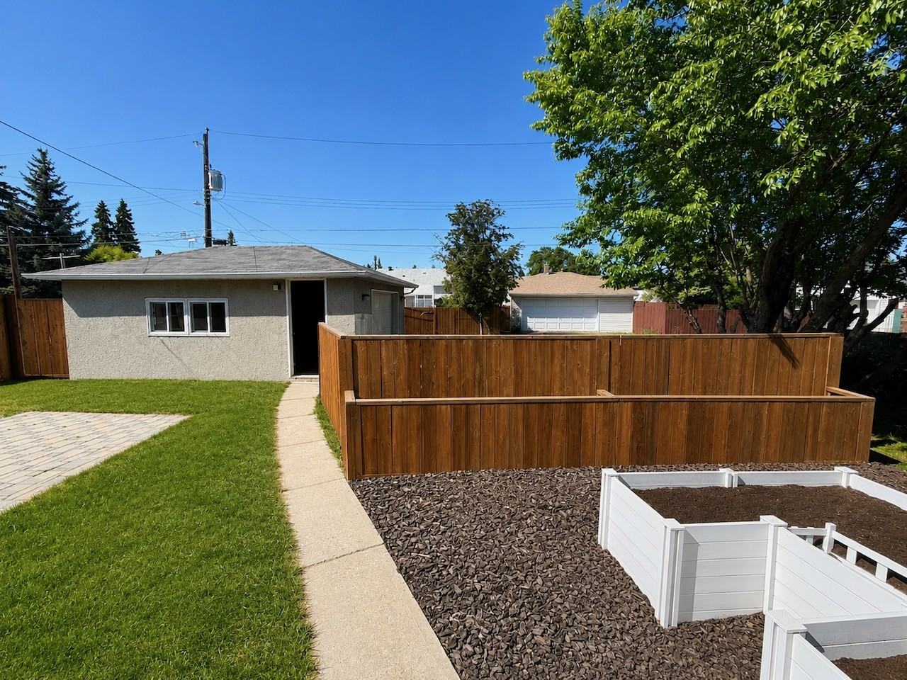 11348 111 Ave Nw - Photo 6 of 27