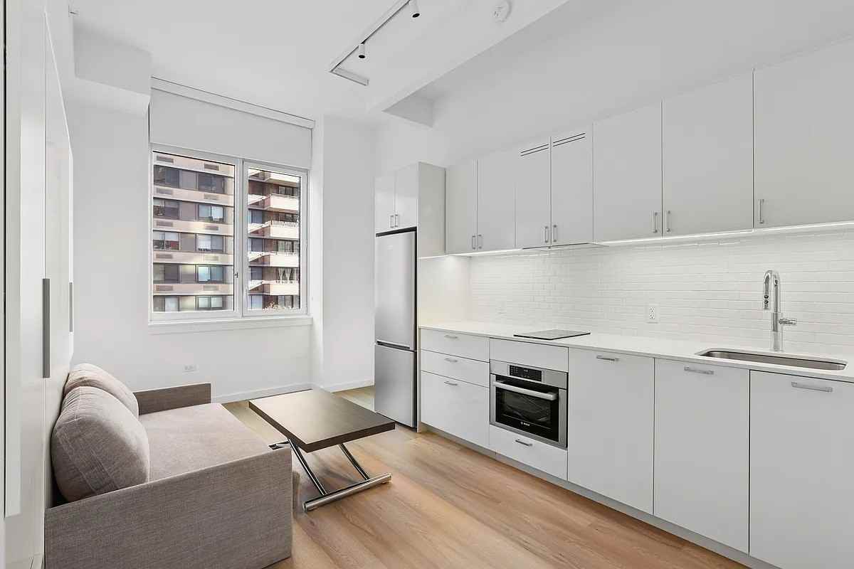 266 W 96th St - Photo 6 of 17