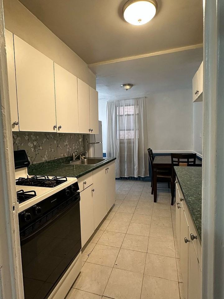 10236 64th Ave - Photo 2 of 7