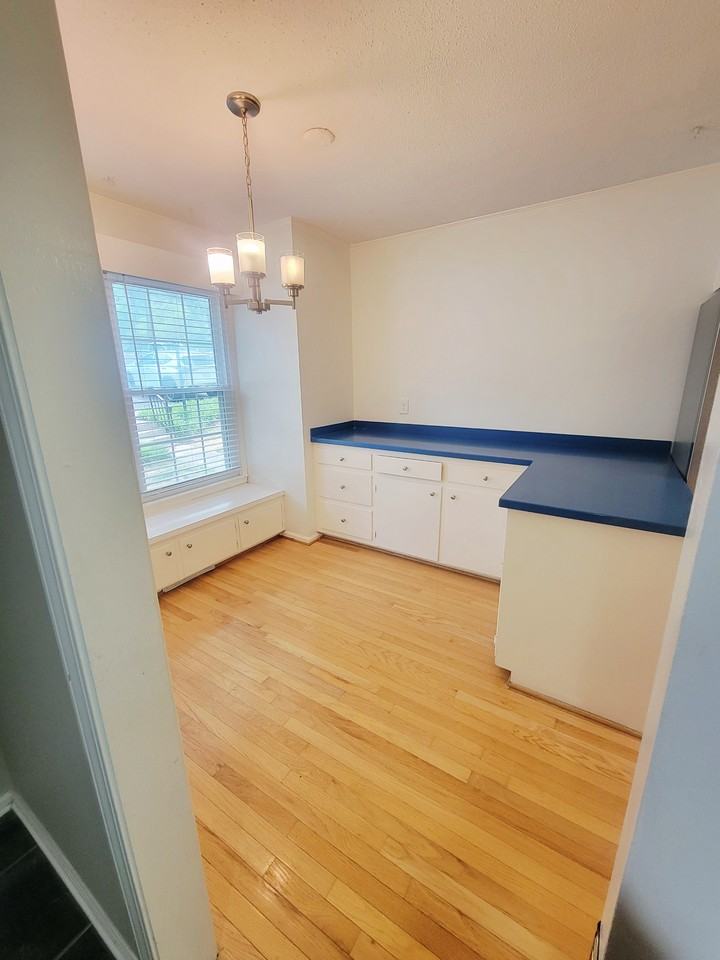 2856 Wycliff Rd - Photo 3 of 50