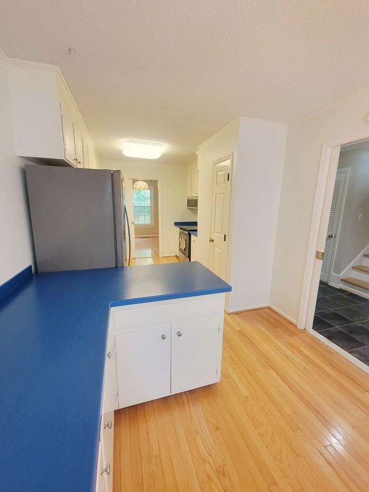 2856 Wycliff Rd - Photo 5 of 50