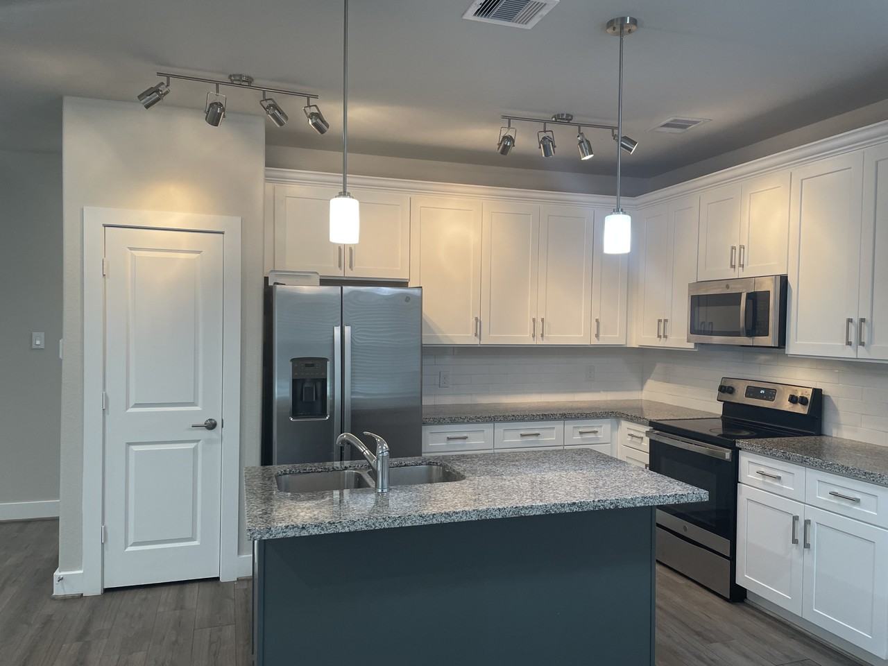 6850 Southbank St #A - Photo 4 of 12