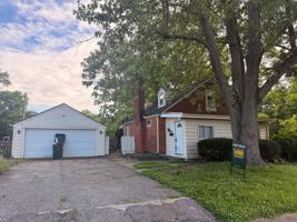 featured image of 4632 Genesee Ave