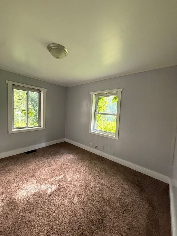 4632 Genesee Ave - Photo 5 of 10