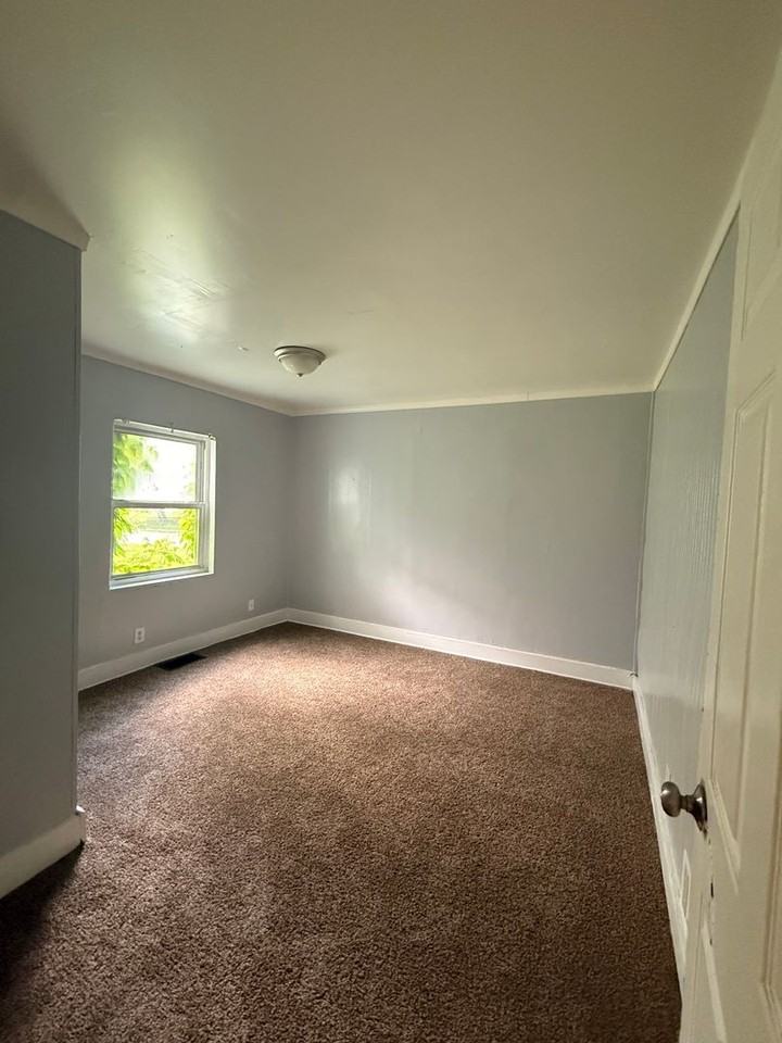 4632 Genesee Ave - Photo 7 of 10