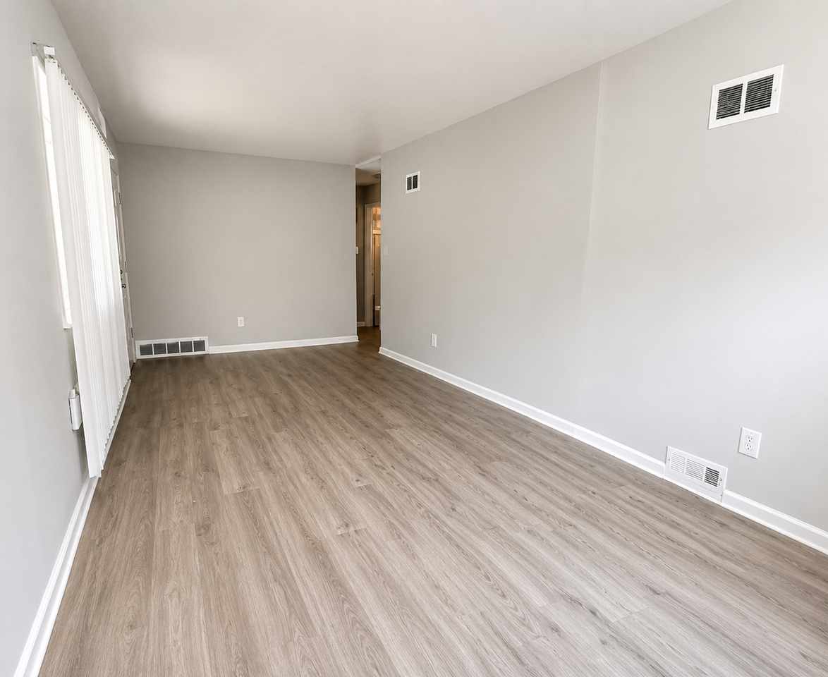 10404 Earl Dr - Photo 2 of 10