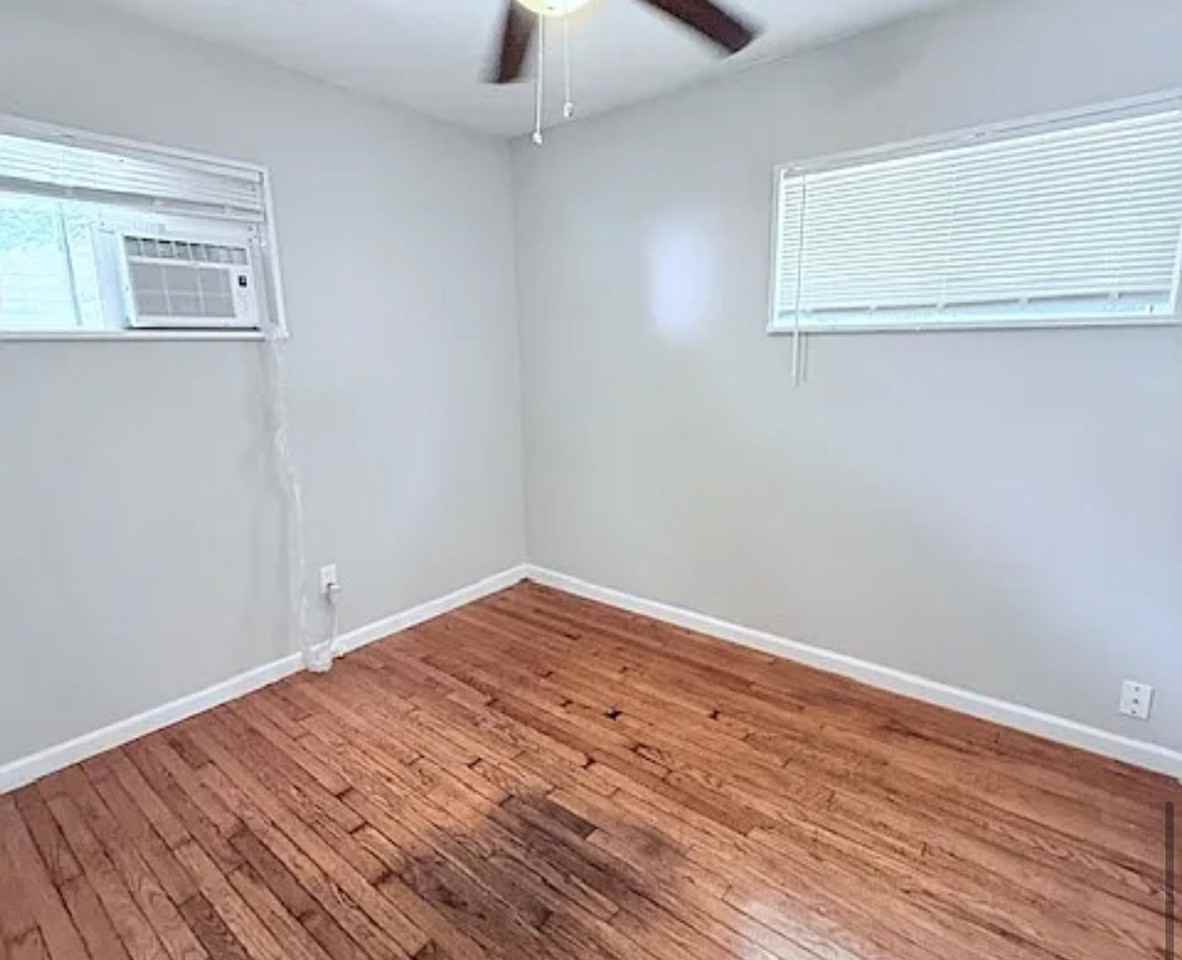 10404 Earl Dr - Photo 6 of 10