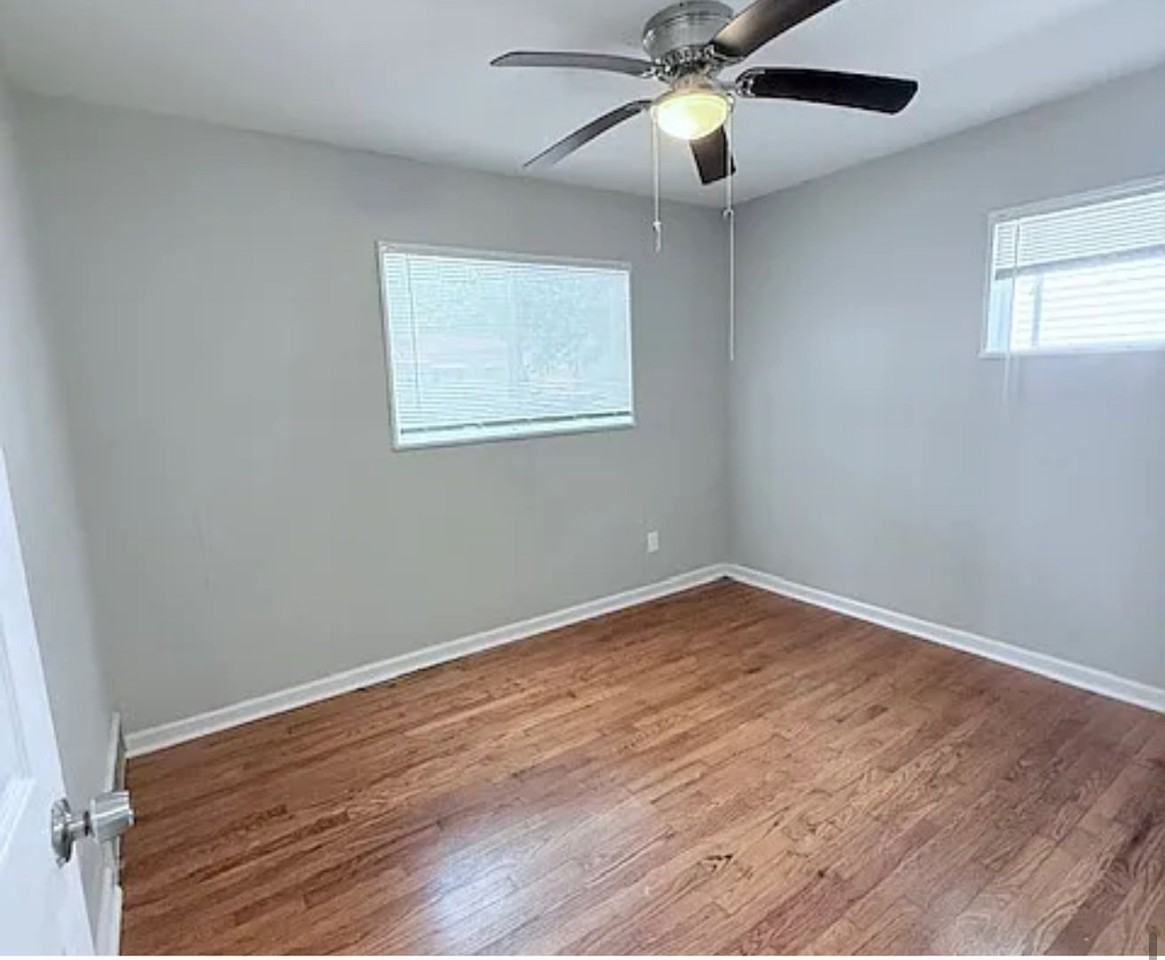 10404 Earl Dr - Photo 7 of 10