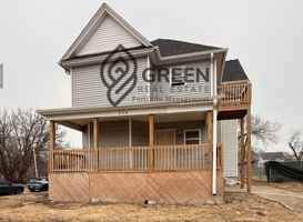 featured image of 294 N Greenwood Ave