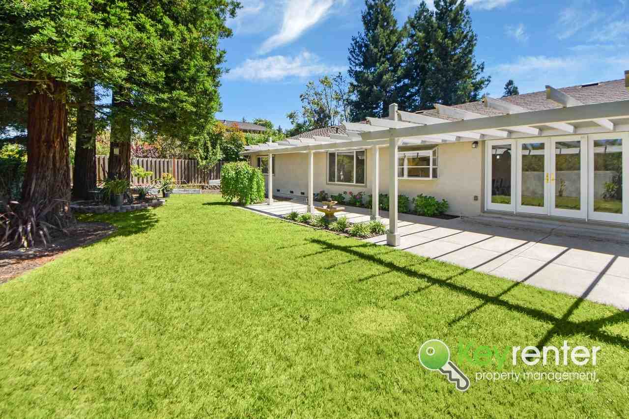 116 Corral Cir - Photo 3 of 34