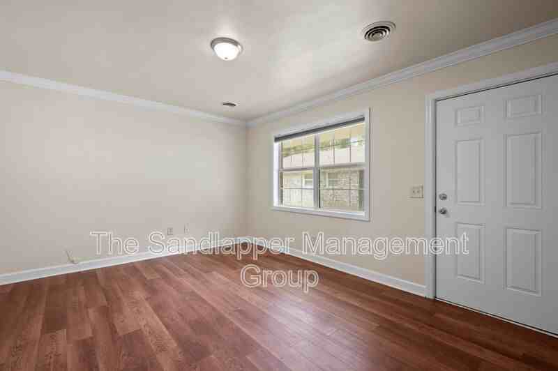 634 Cashew St #B - Photo 2 of 10