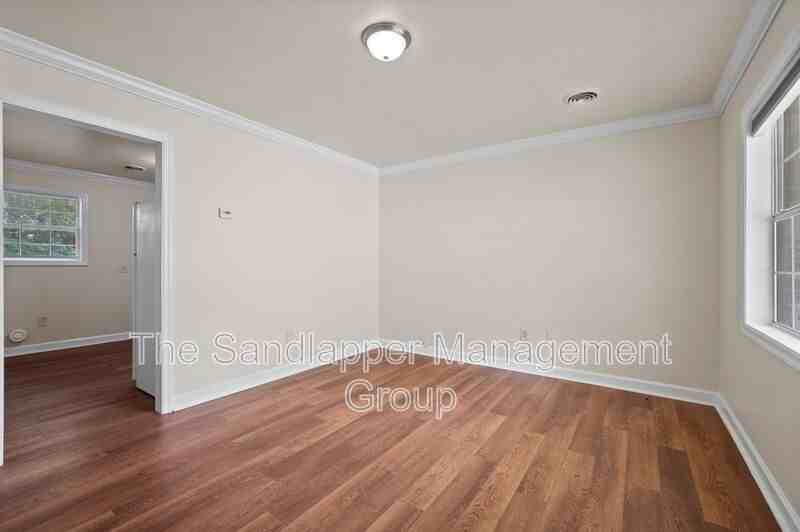 634 Cashew St #B - Photo 3 of 10