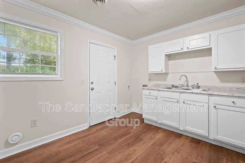 634 Cashew St #B - Photo 5 of 10