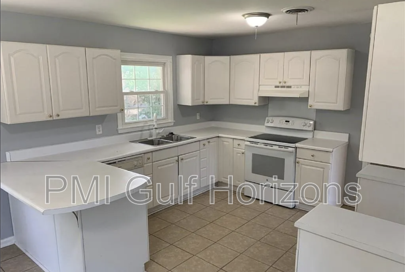 6509 Zeigler Blvd - Photo 2 of 10