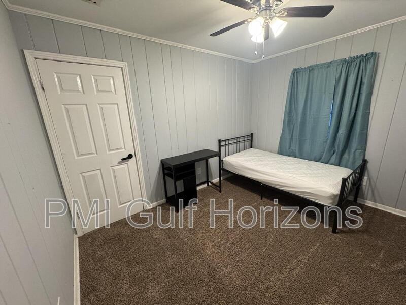 6509 Zeigler Blvd - Photo 7 of 10