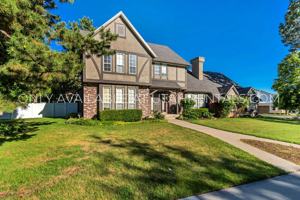 featured image of 960 N Eastview Dr