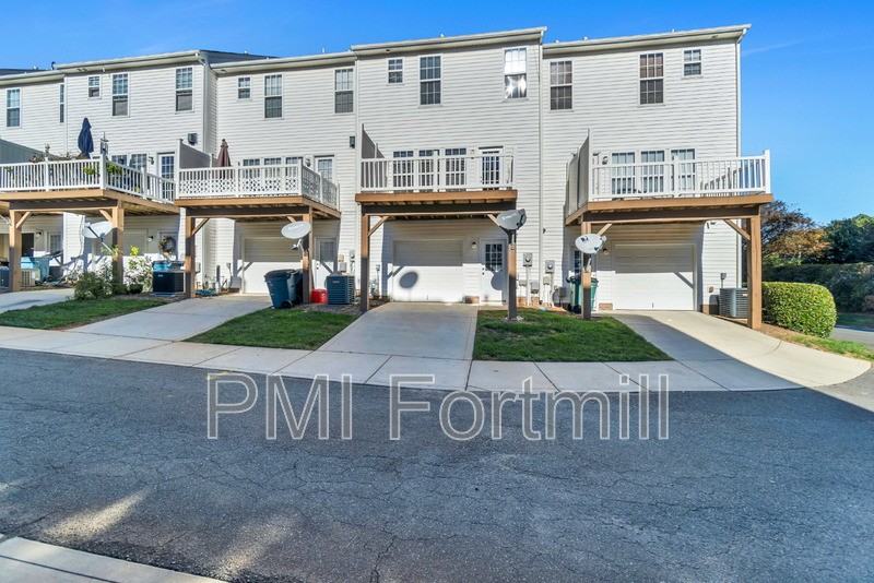 15744 Kensington Palace Ln - Photo 7 of 40