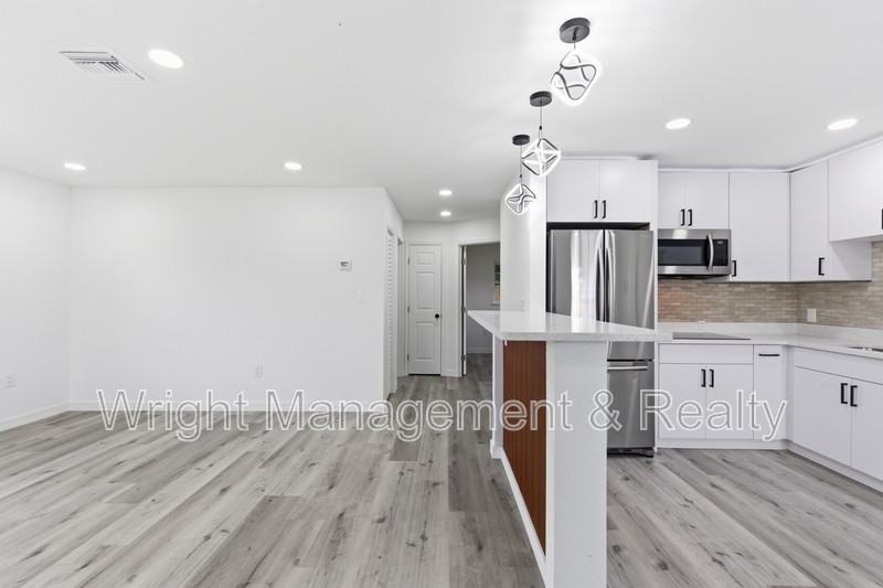 3029 Corona Dr - Photo 6 of 17