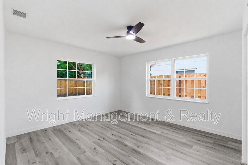 3029 Corona Dr - Photo 7 of 17