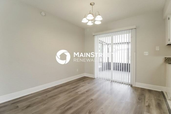1032 Pinder St - Photo 4 of 16