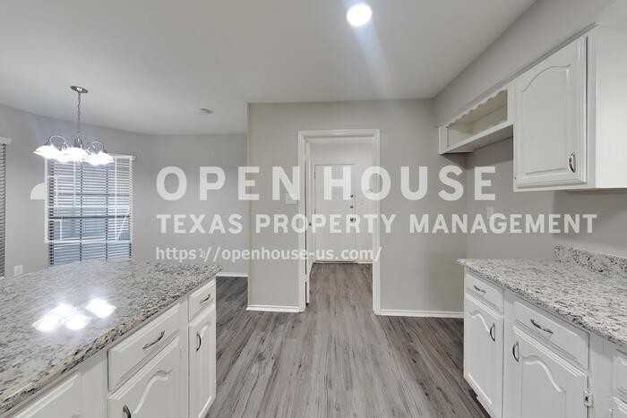 2845 London Ln - Photo 6 of 21