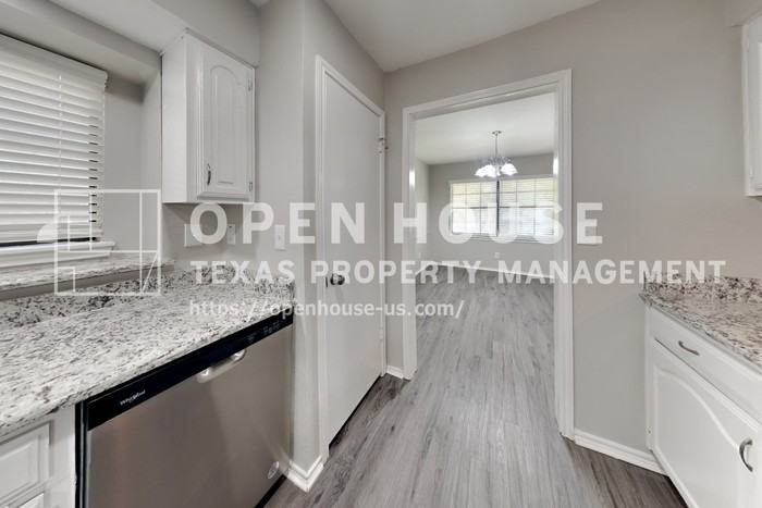 2845 London Ln - Photo 7 of 21